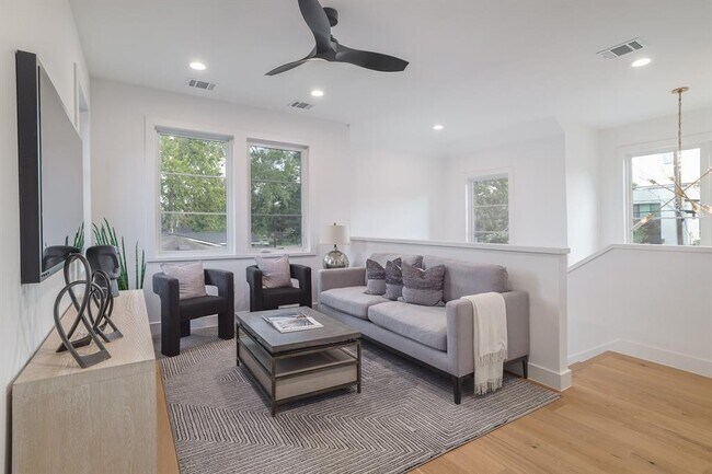 Building Photo - 1703 Piedmont Ave