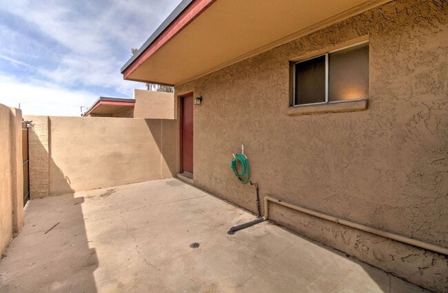Building Photo - 5323 N 19th Ave