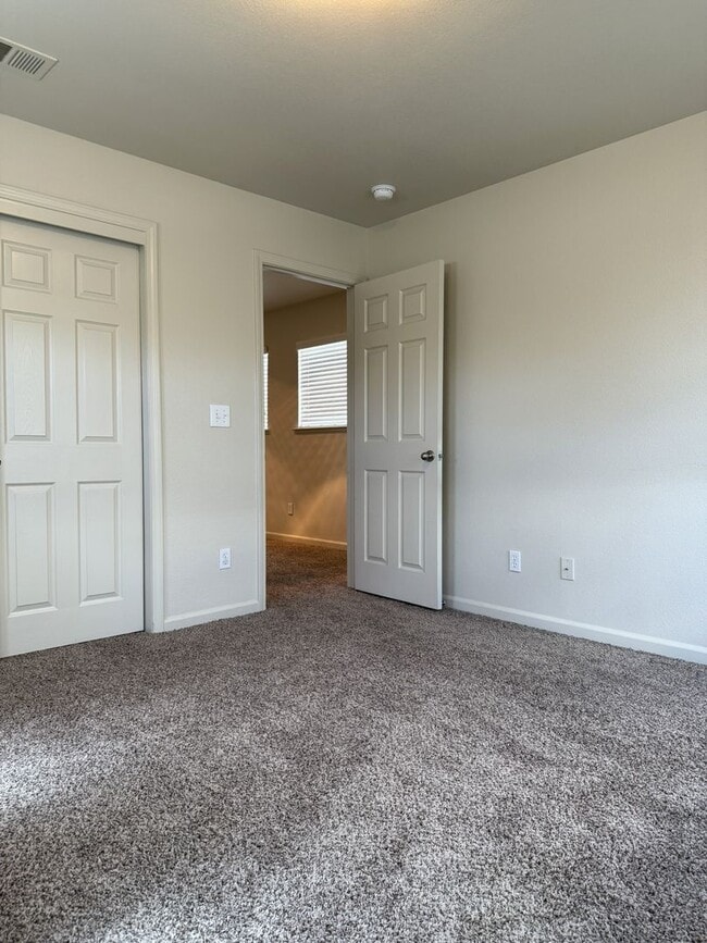 Building Photo - Beautiful Two-Story Home in Desirable Bellevue Ranch!