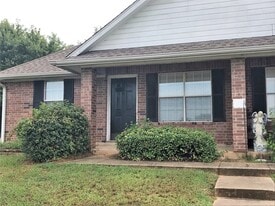 Building Photo - 3435 Miller Pl