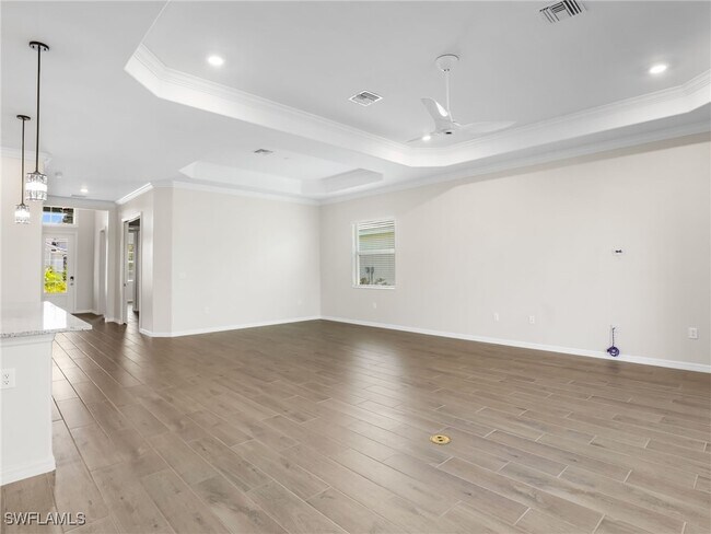 Building Photo - 15904 Sugar Hl Dr
