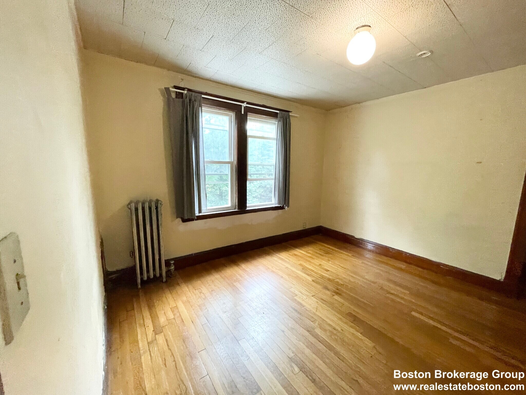 Building Photo - 6 Mission St