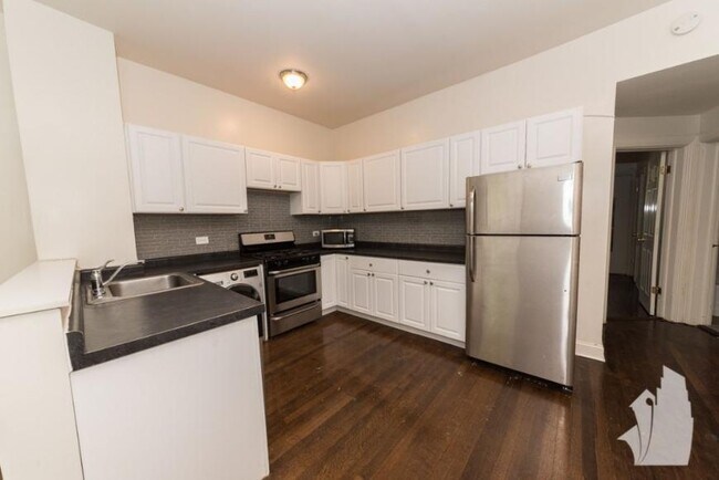 Primary Photo - 2 bedroom in Chicago IL 60613
