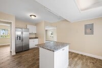 Building Photo - 5409 N Flagler Dr