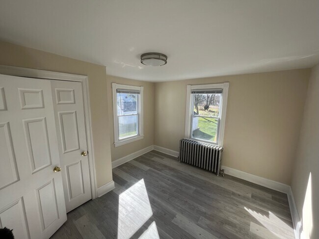 Building Photo - 216 Highland Ave