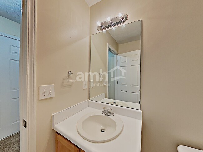 Building Photo - 2646 Lake Park Bnd