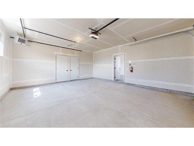 Building Photo - 1427 190th Ave NE