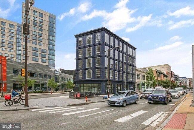 Building Photo - 689 N Broad St