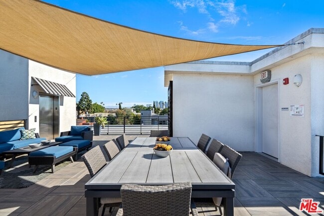 Building Photo - 1621 Malcolm Ave