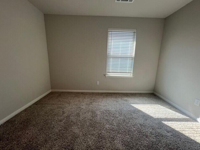 Building Photo - 124 Old Stage Coach Rd