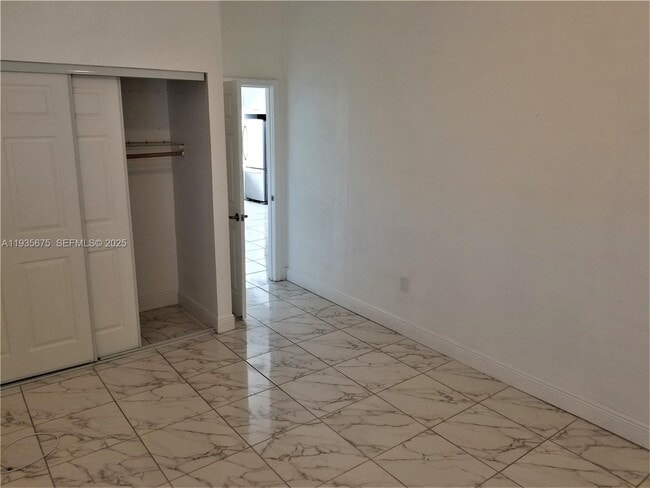 Building Photo - 48 NW 23rd Ave