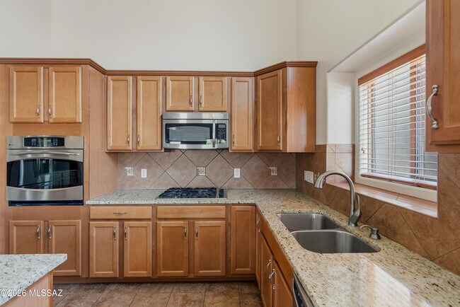 Building Photo - 677 W Pizzicato Ln