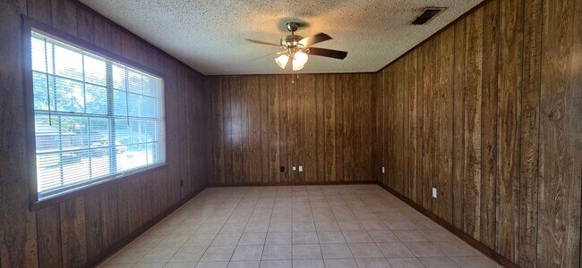 Building Photo - 314 Tammy Lynn Dr