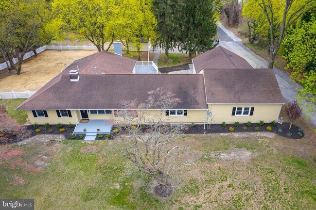 Building Photo - 370 Ganttown Rd