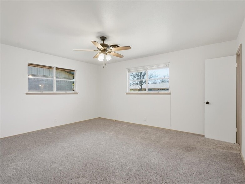 Building Photo - 1200 Thomas St