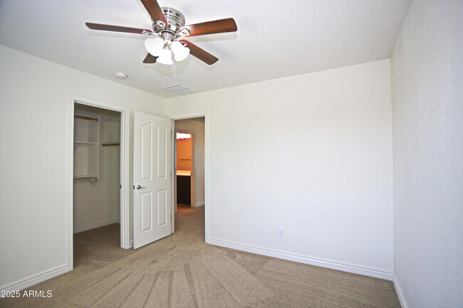 Building Photo - 1087 E Ibis St