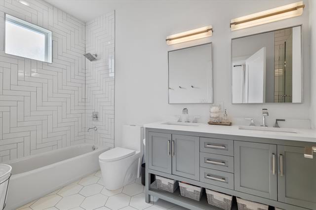 Building Photo - 2222 Moser Ave