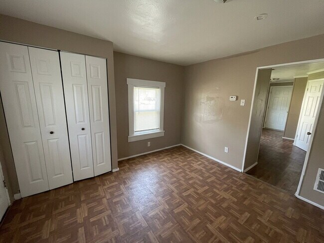 Building Photo - 9430 Bristol Ave