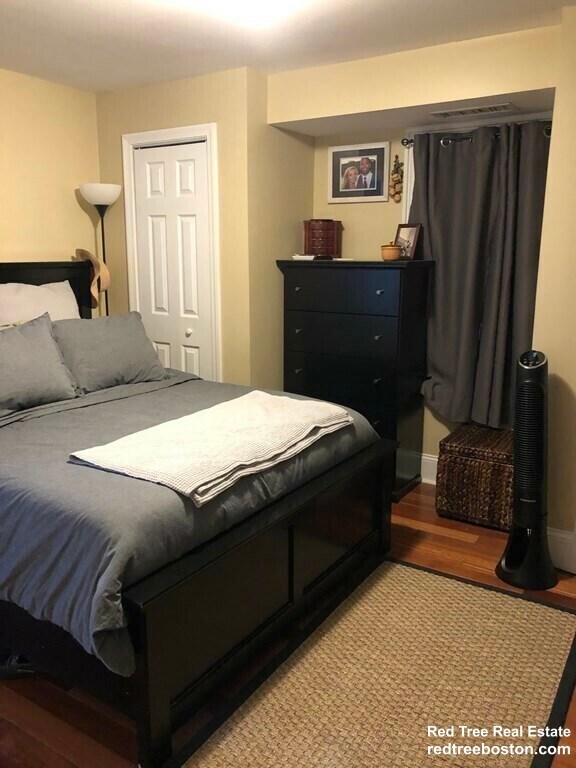 Building Photo - 341 W Broadway