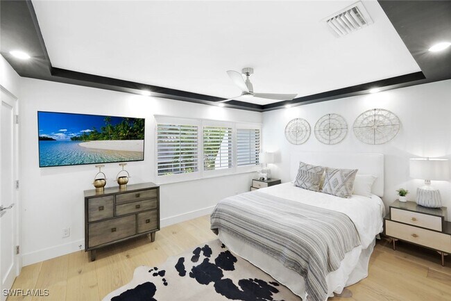 Building Photo - 800 River Point Dr