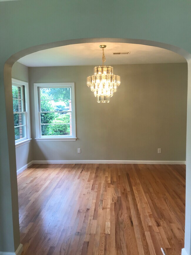 Building Photo - 1817 Dell Dr