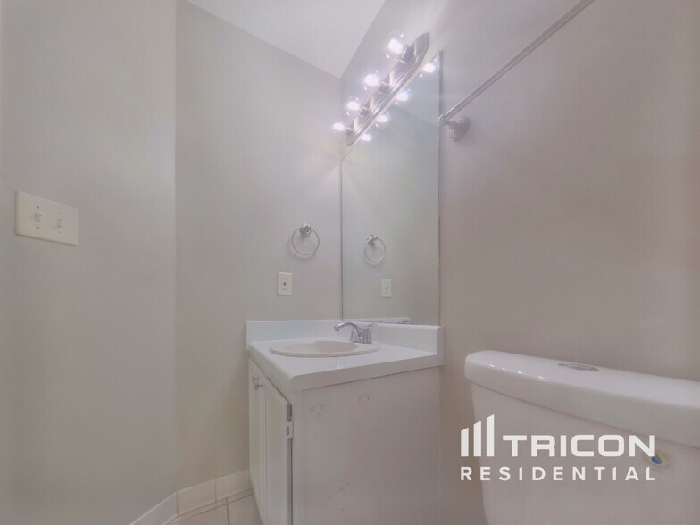 Building Photo - 4864 Country Cove Way