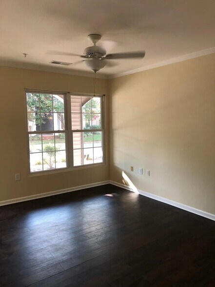 Building Photo - 20419 Riverbend Sq