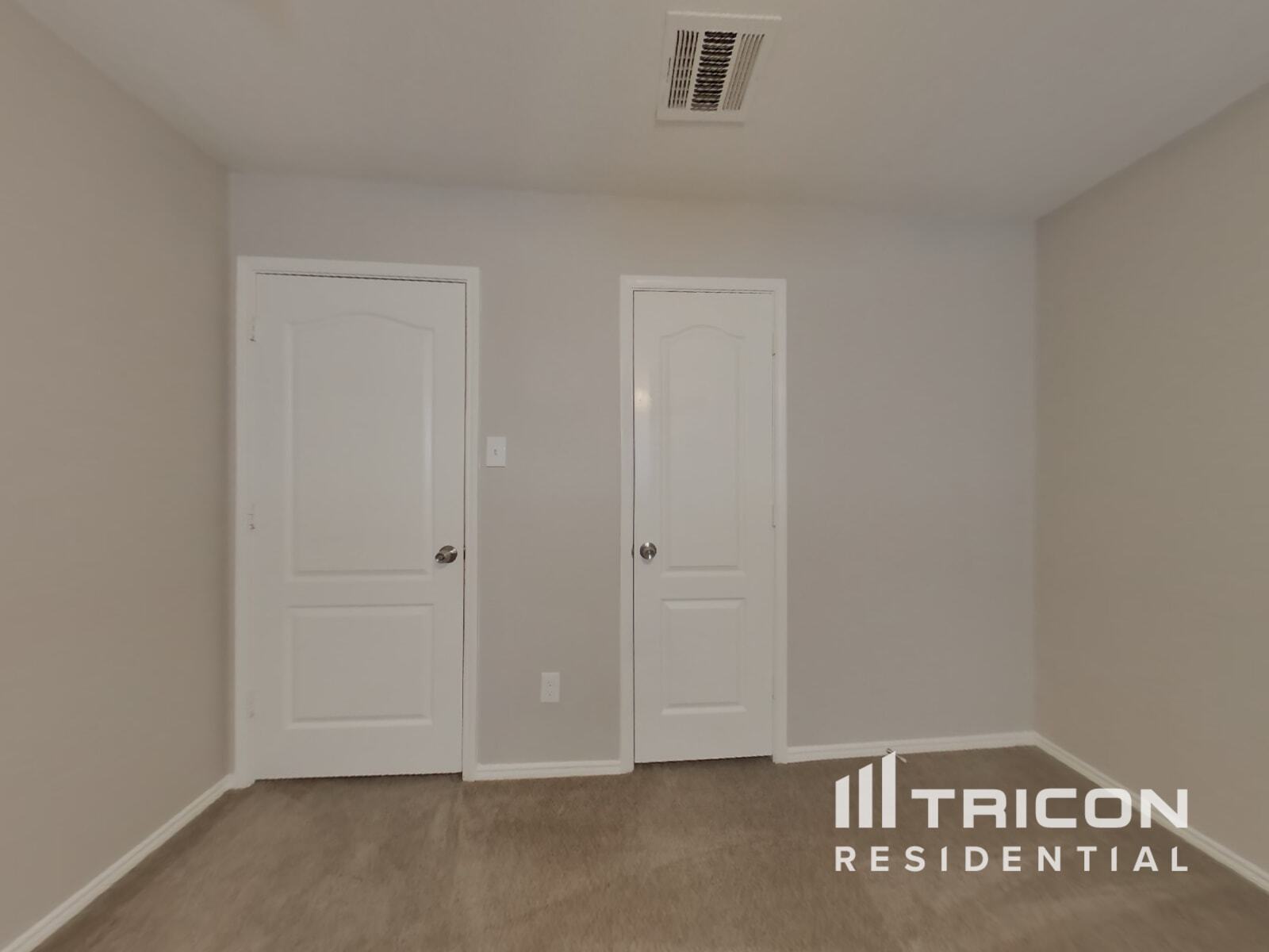 Building Photo - 6733 Bear Hollow Ct