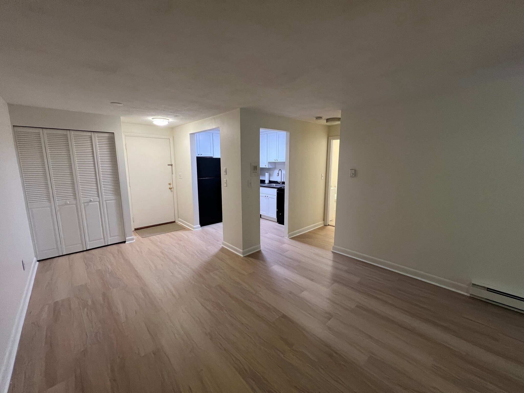 Dining - 100 Fountain Ln