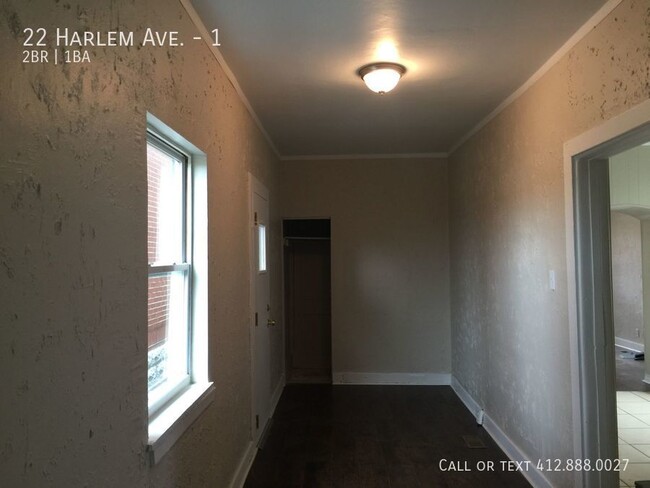 Building Photo - 2 bedroom Mckees Rocks