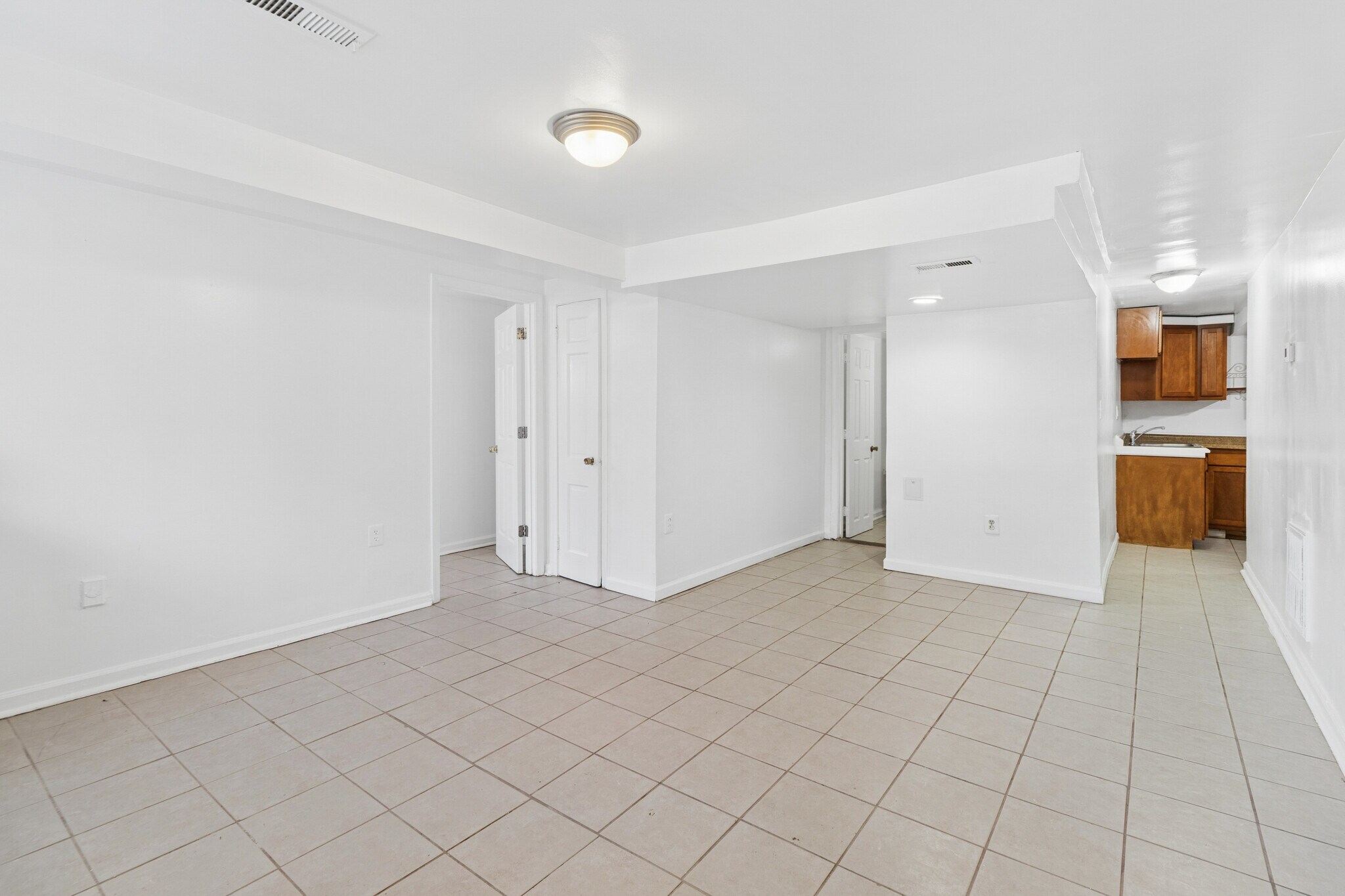 Building Photo - 407 Lebaum St SE