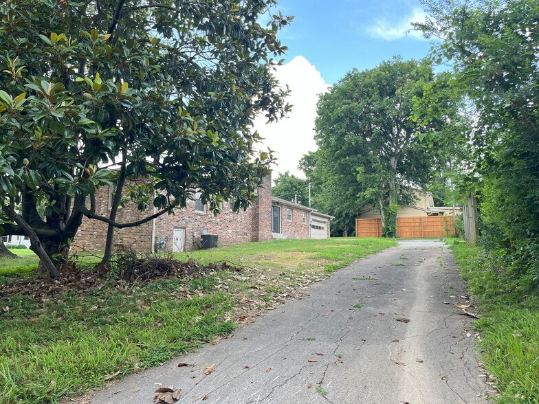 Building Photo - 200 Sewanee Cir