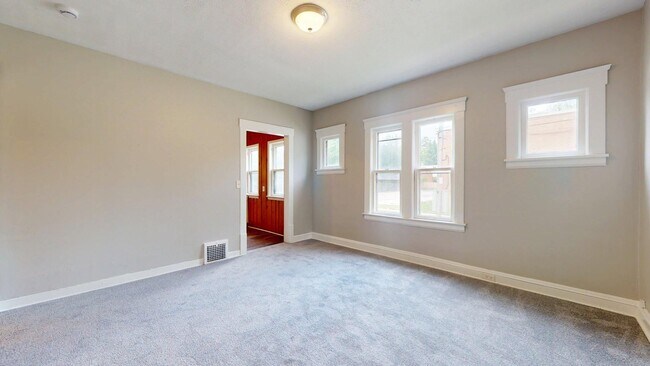 Building Photo - 3001 Denison Ave
