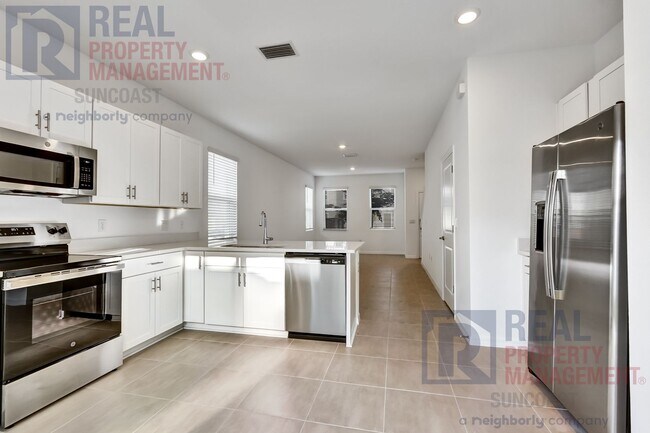 Building Photo - 8700 Daybreak St