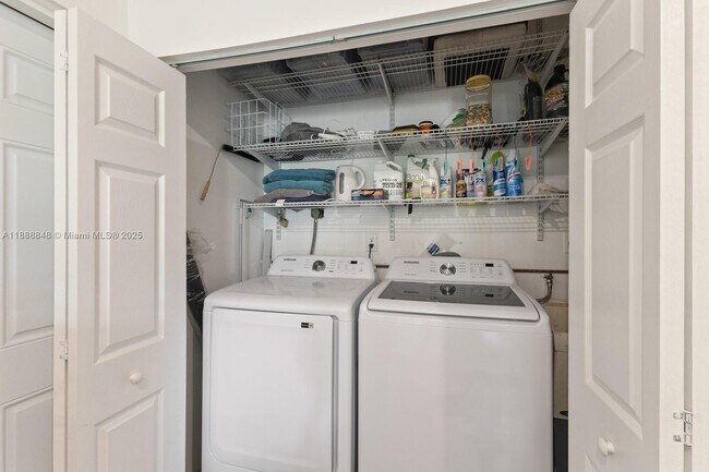 Building Photo - 1406 Polk St