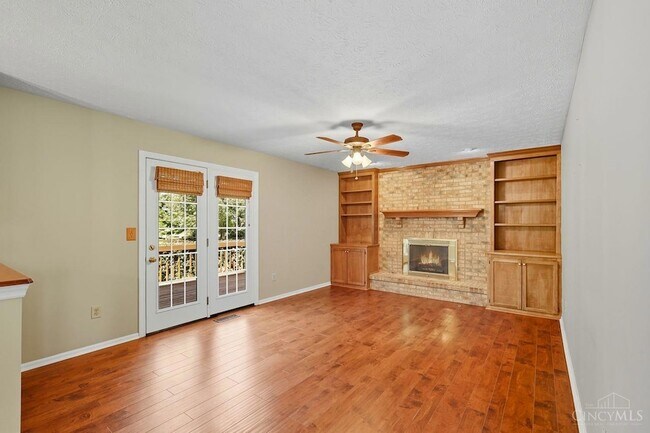 Building Photo - 6671 Foxfield Dr