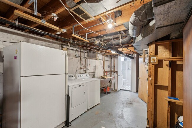 Building Photo - 9225 Karlov Ave