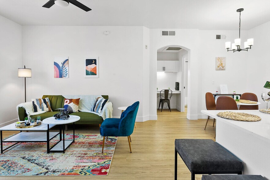 Building Photo - 9450 W Cabela Dr