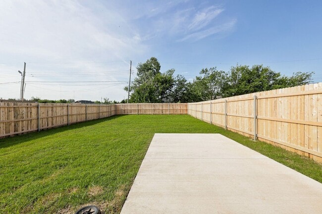 Building Photo - New Construction-Never Lived in Duplex, Pe...