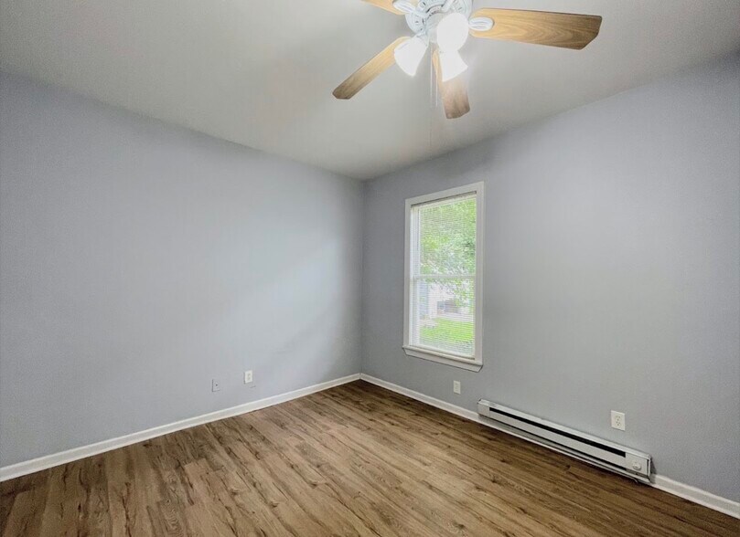 Building Photo - 1305 38th St