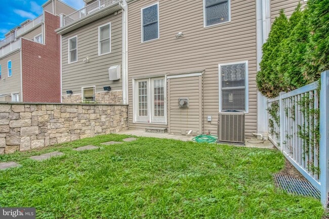 Building Photo - 1320 Race St