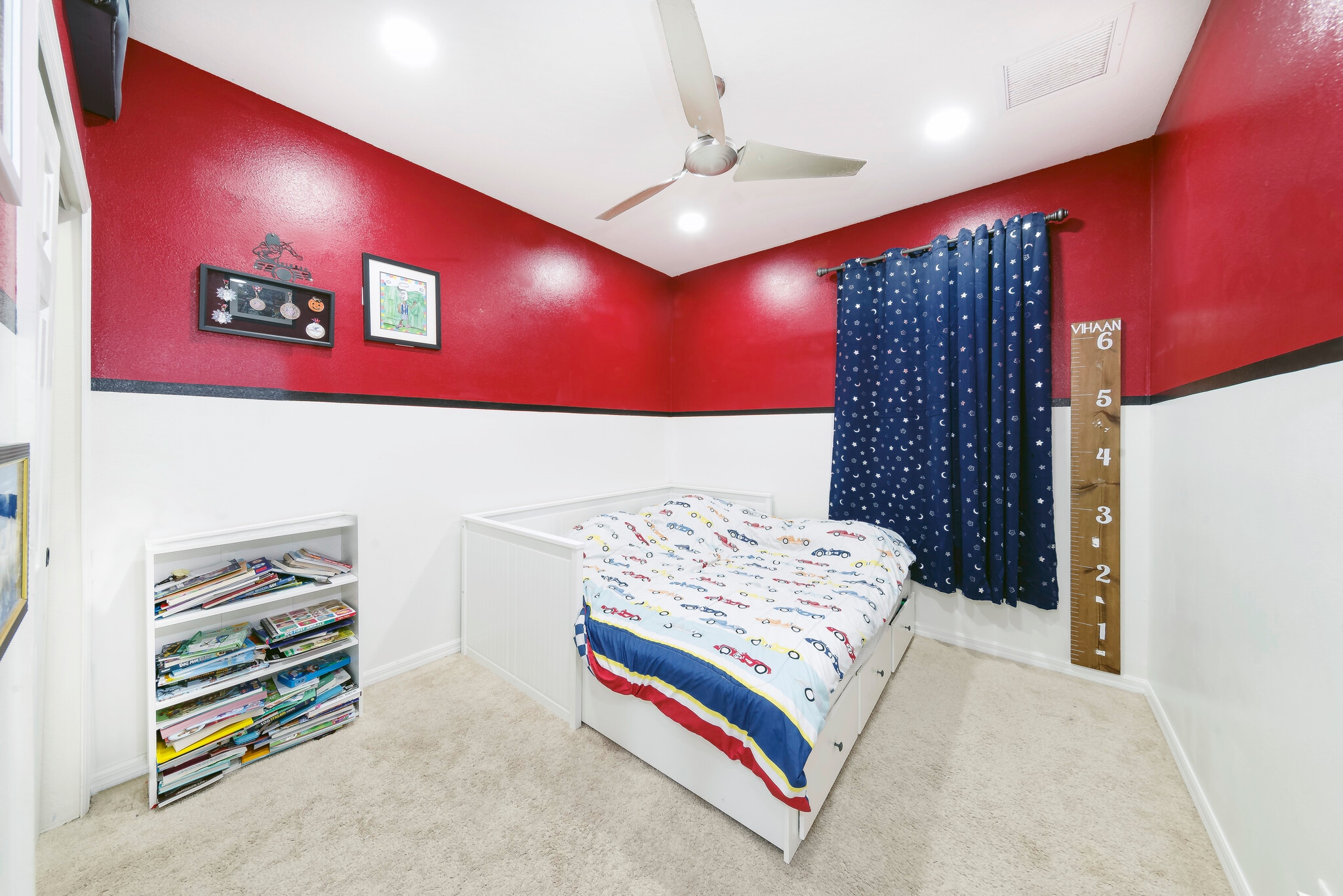 Building Photo - 8811 Tropical Palm Dr