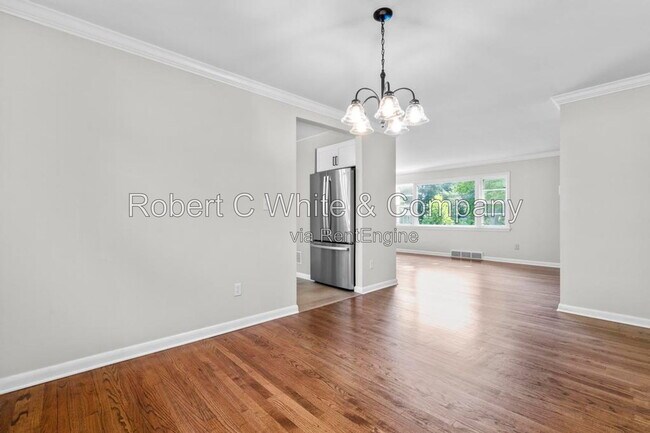 Building Photo - 851 Ward Ln