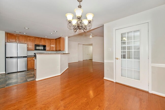 Building Photo - Elevator Condo in Frederick Pent House Level