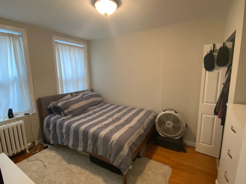 Building Photo - 2 Kilmarnock St