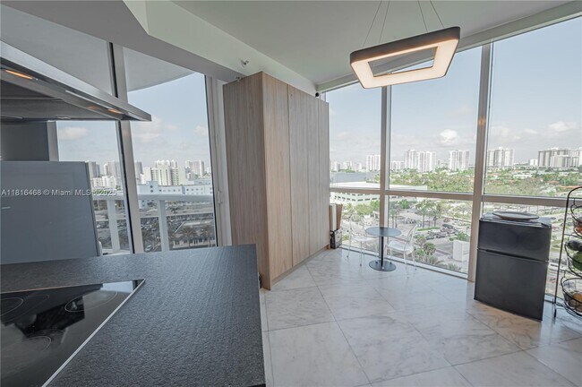 Building Photo - 18201 Collins Ave