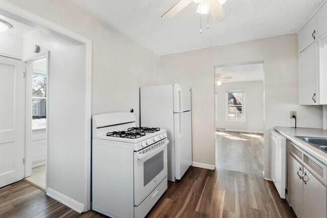 Building Photo - 1 Bed 1 Bath House for Rent!