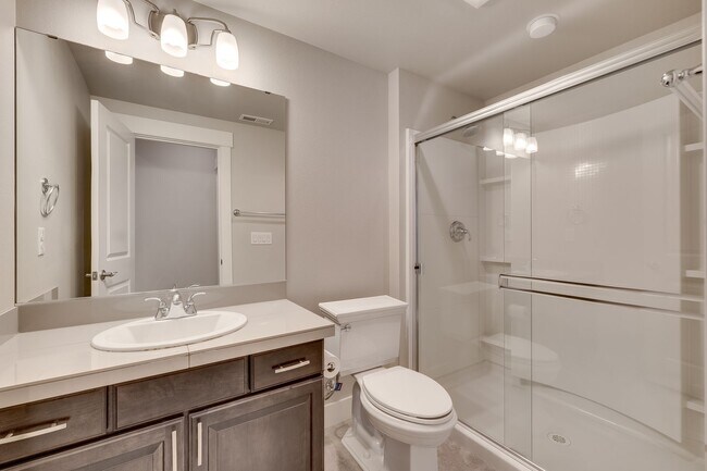 Building Photo - Beautiful 4 bedroom home in Canterbury Par...
