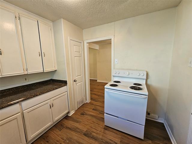 Building Photo - 6540 Hollis Ave