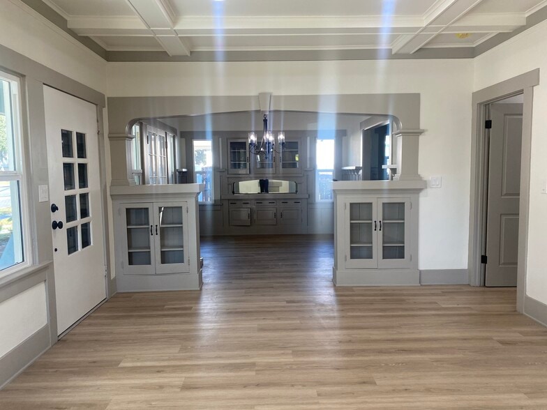 Building Photo - 1826 Lincoln Ave